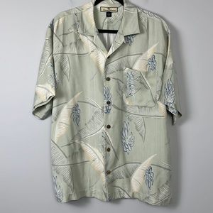 Tommy Bahama  100% Silk short sleeve shirt   SIZE M